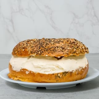 Everthing Bagel W/ Schmear